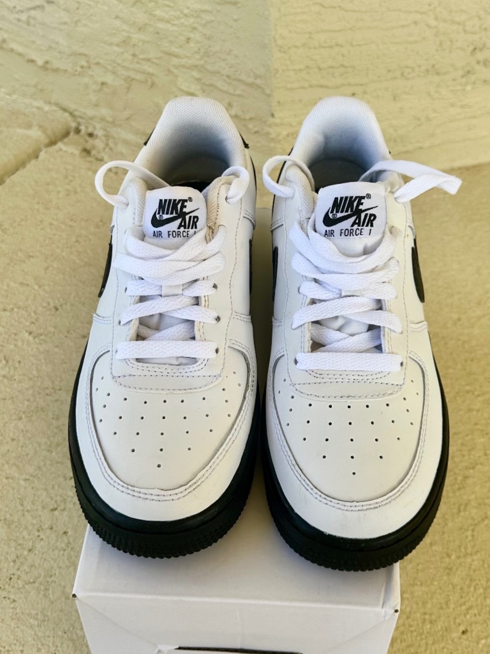 Nike Air Force 1 Low White/Black Sole Sneakers, Woman's Size 7 - Picture 4 of 14